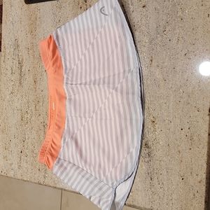 HEAD tennis Skort. Size Med. Like new.